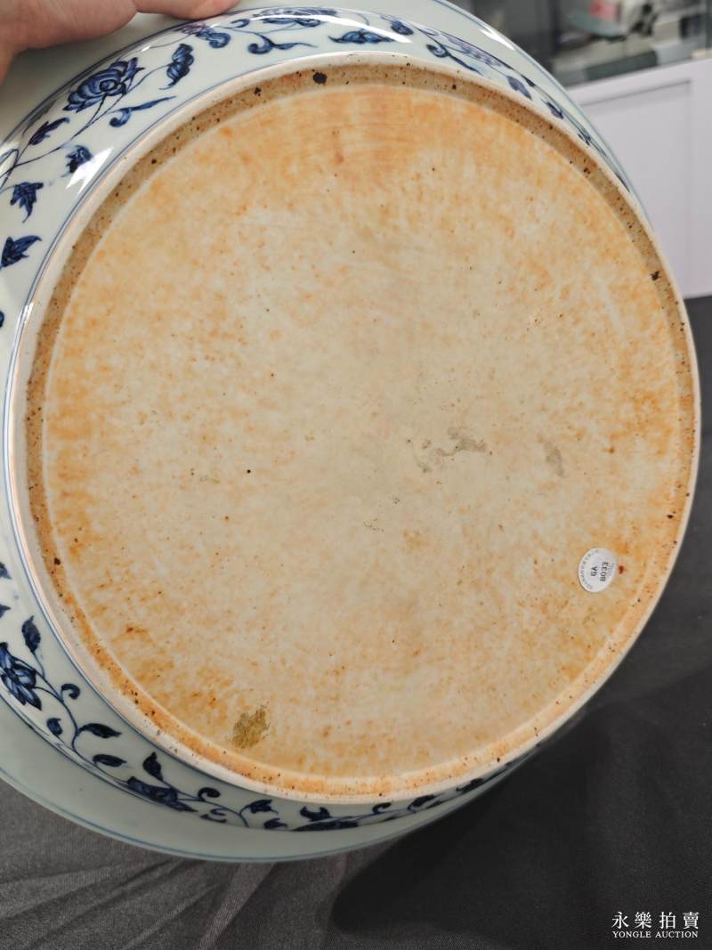 明永乐 青花一束莲海水波涛纹折沿大盘 - 图12