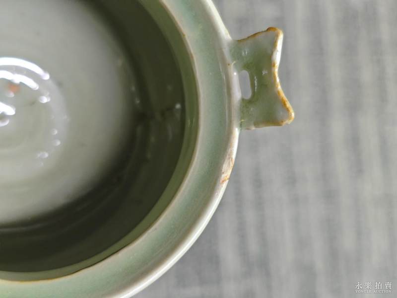 明 龙泉窑梅子青釉八卦三足炉 - 图7
