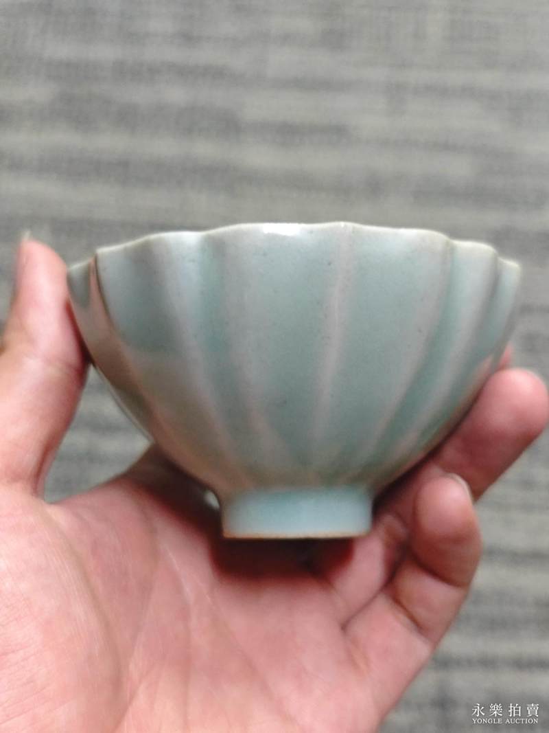 明 龙泉窑粉青釉莲子杯 - 图3