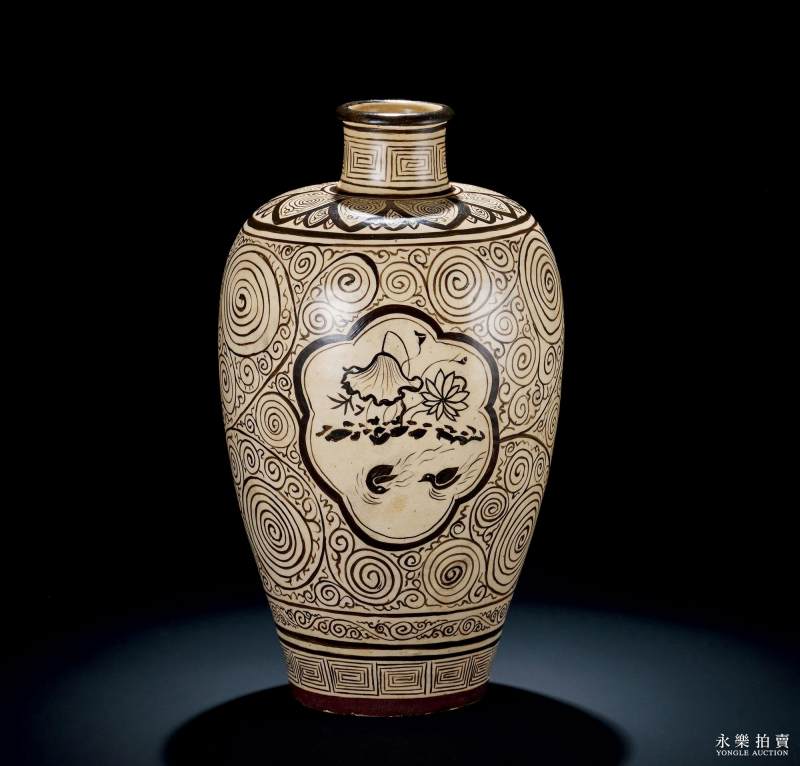明 白地剪纸贴花荷塘鸳鸯梅瓶 - 图2