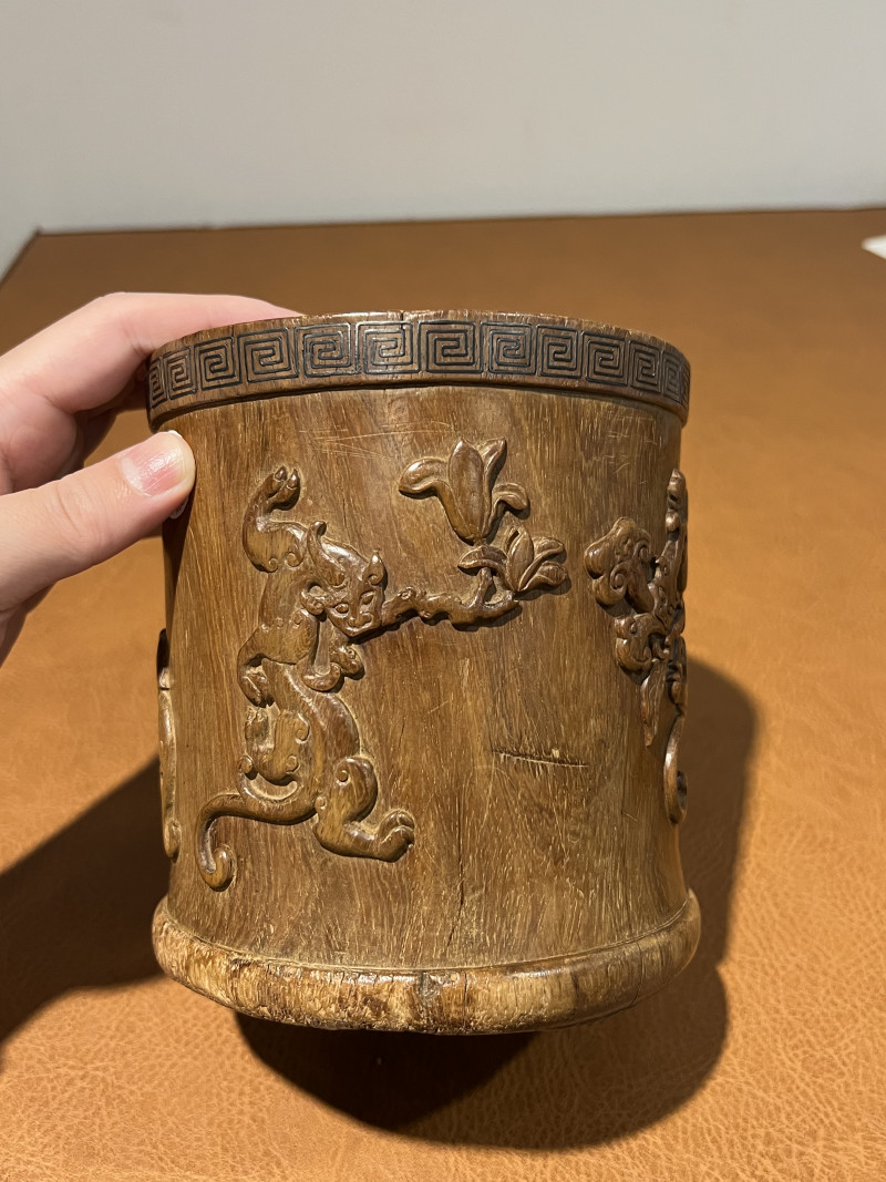 清早期 黄花梨浮雕螭龙笔筒 - 图5