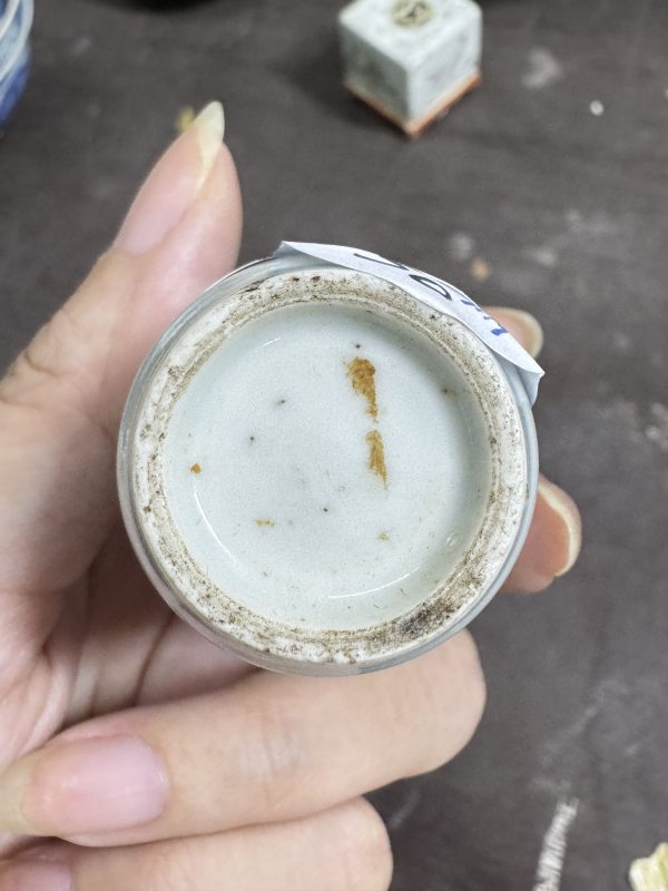 清 青花釉里红双龙戏珠纹烟壶 - 图10