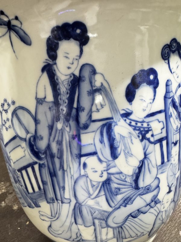 清 青花仕女纹花盆 - 图6
