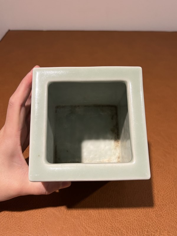 清乾隆 豆青釉堆白诗文笔筒 - 图7