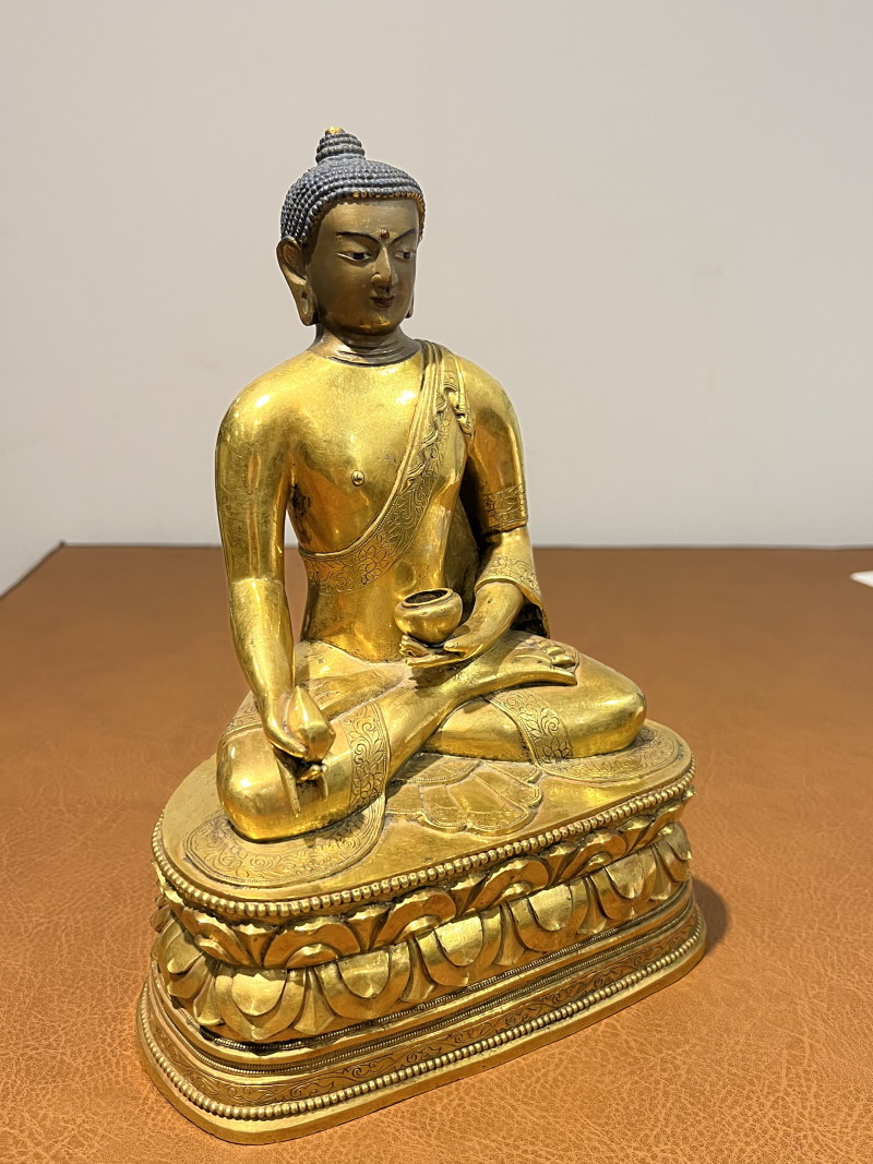 清 铜鎏金药师佛蒙古查娜巴扎尔风格 - 图3