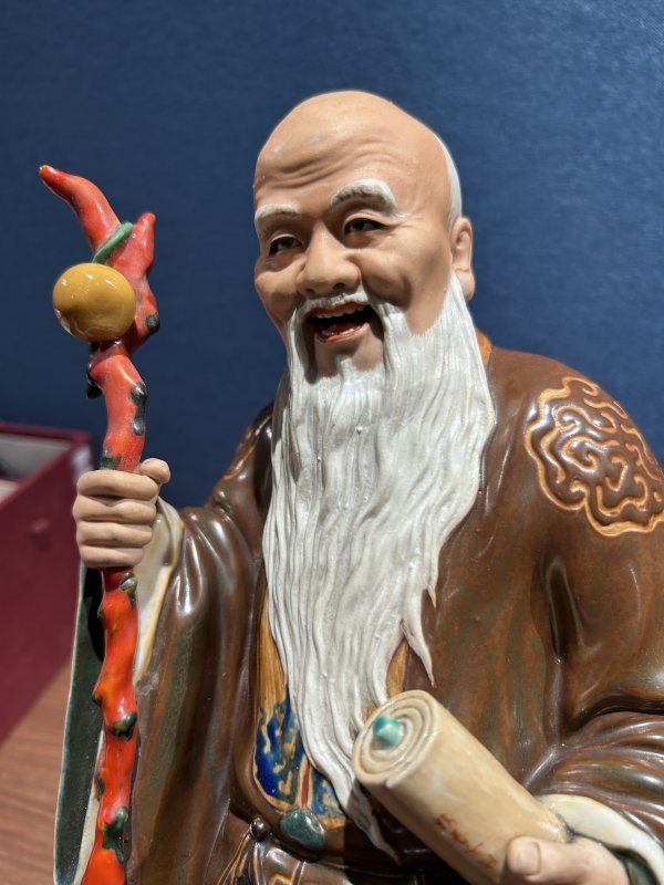 民国 曾龙升粉彩寿星瓷塑 - 图3