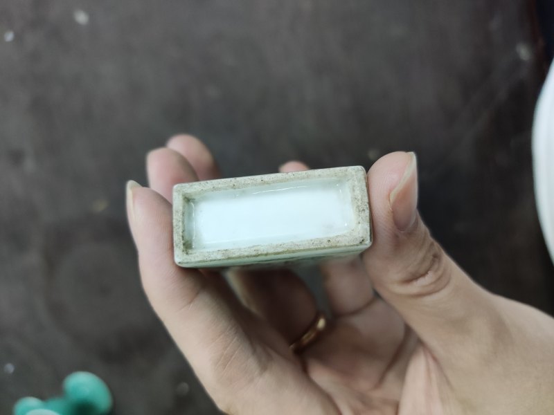 清 程松石款浅绛彩三阳开泰烟壶 - 图5