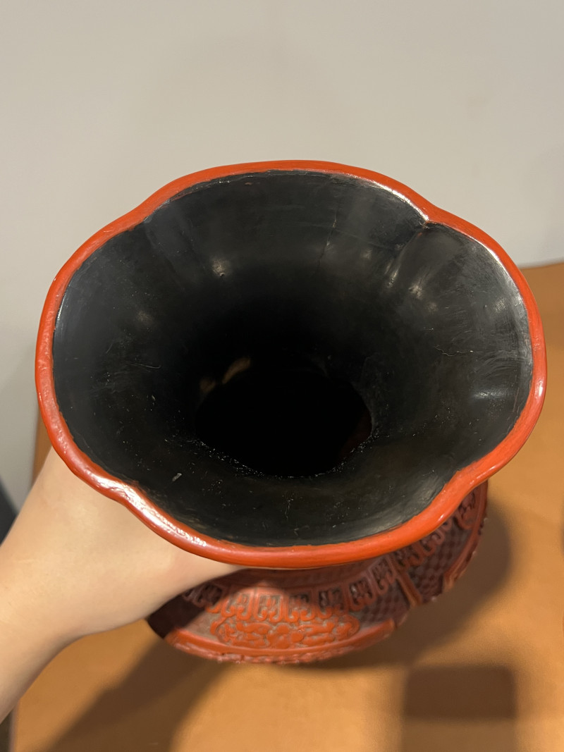 清中期 剔红海棠型瓶一对 - 图15