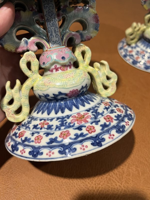 清乾隆 青花粉彩缠枝花卉纹供座（一对） - 图9