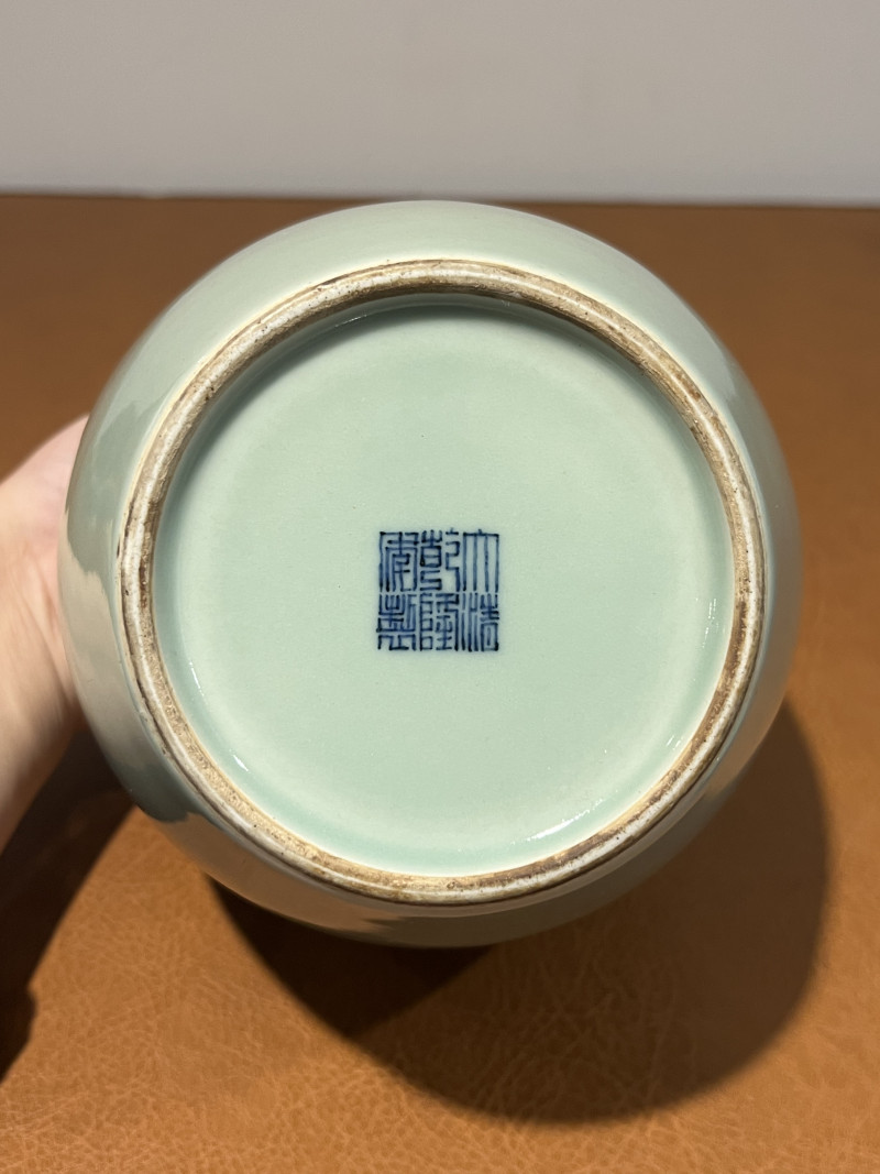清乾隆 豆青釉月牙纹盖罐 - 图11