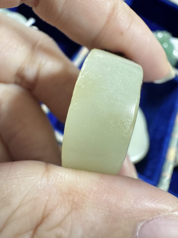 明 玉螭龙纹璧、玉螭龙鸡心佩多宝串 - 图6