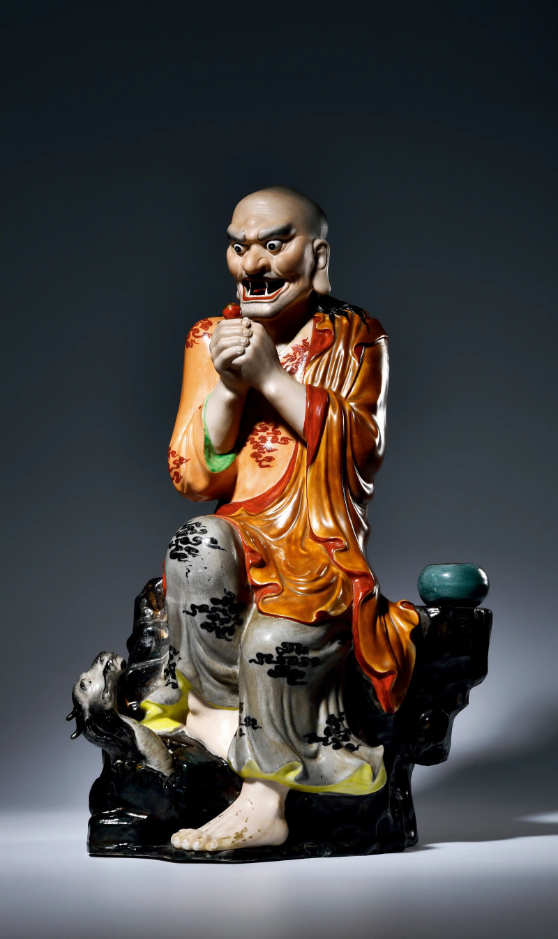 1950年作 曾龙升粉彩降龙罗汉瓷塑