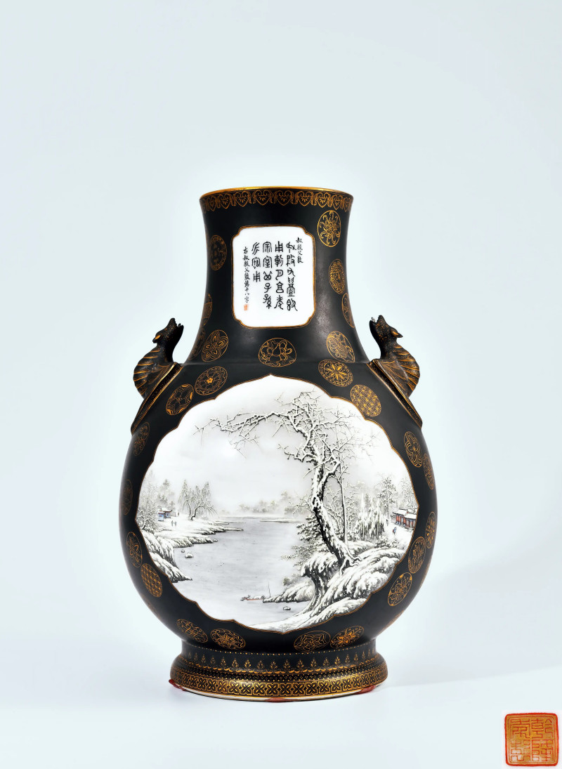 1960～70年作 粉彩雪景山水蝠耳尊