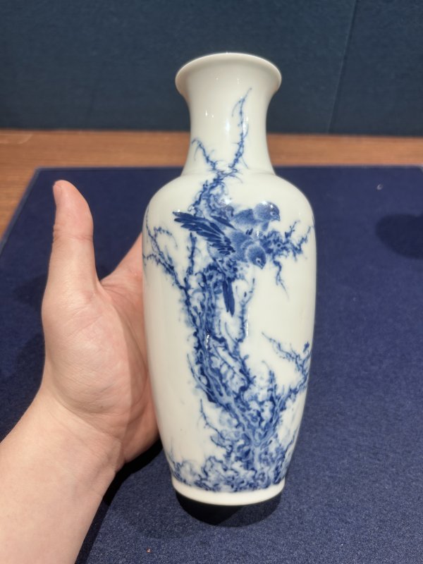 民国 王步青花花鸟图瓶一对 - 图2