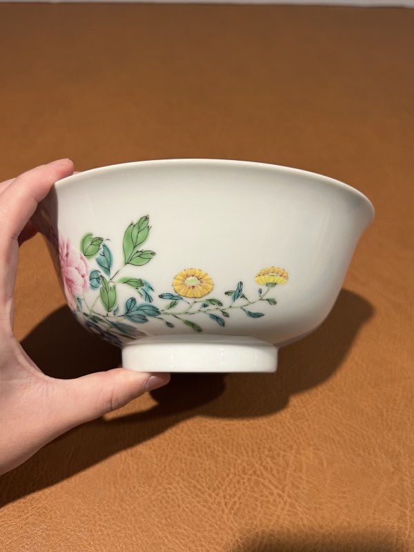清雍正 粉彩洞石花卉纹碗 - 图4