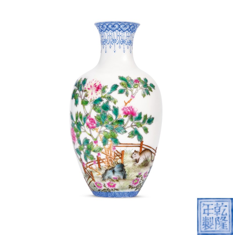 民国 珐琅彩猫迎落花薄胎瓶