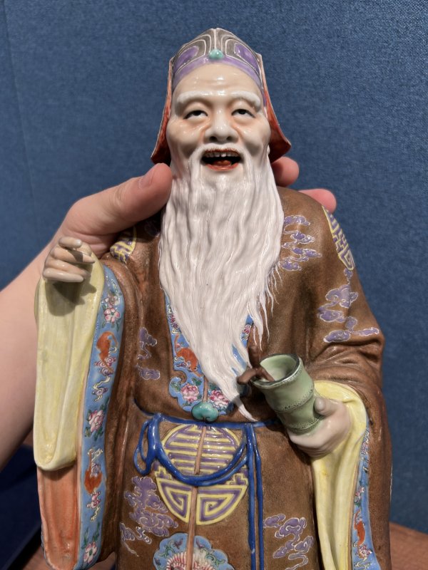 民国 曾龙升粉彩八仙之张果老瓷塑 - 图3