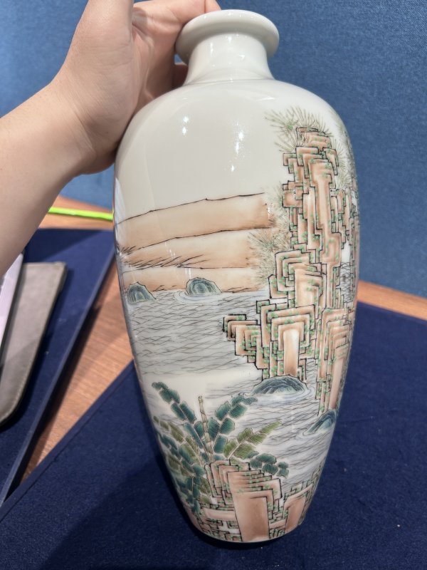 民国 粉彩羲之写经换鹅图瓶 - 图5