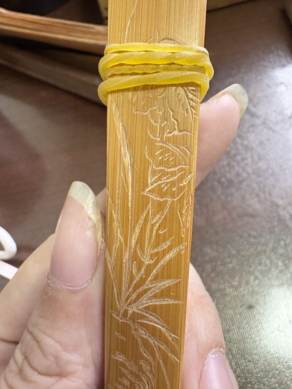 清 竹刻平湖秋月扇骨、花卉纹扇骨 - 图3