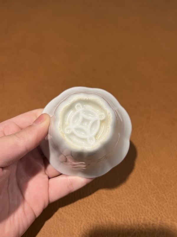 十七世纪 德化暗刻梅花杯 - 图7