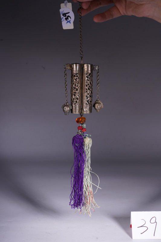 清 银花卉纹双连香筒挂件 - 图2