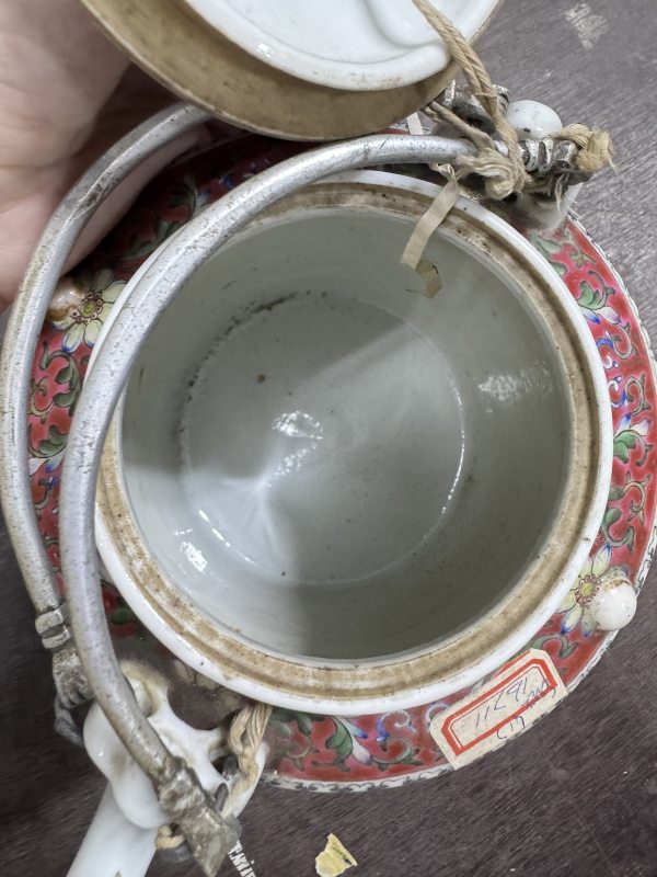 清 粉彩花卉纹提梁壶 - 图8