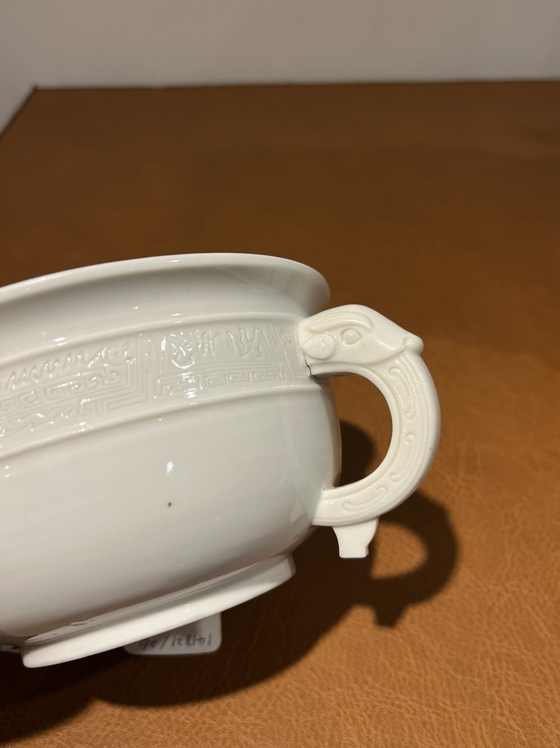 十七世纪 德化饕餮纹双龙耳炉 - 图7
