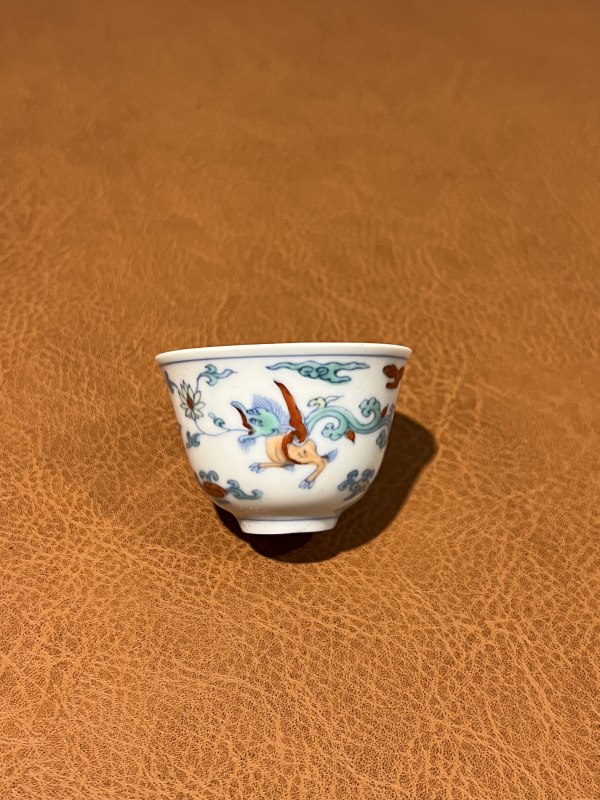 清雍正 斗彩香草龙纹杯 - 图2
