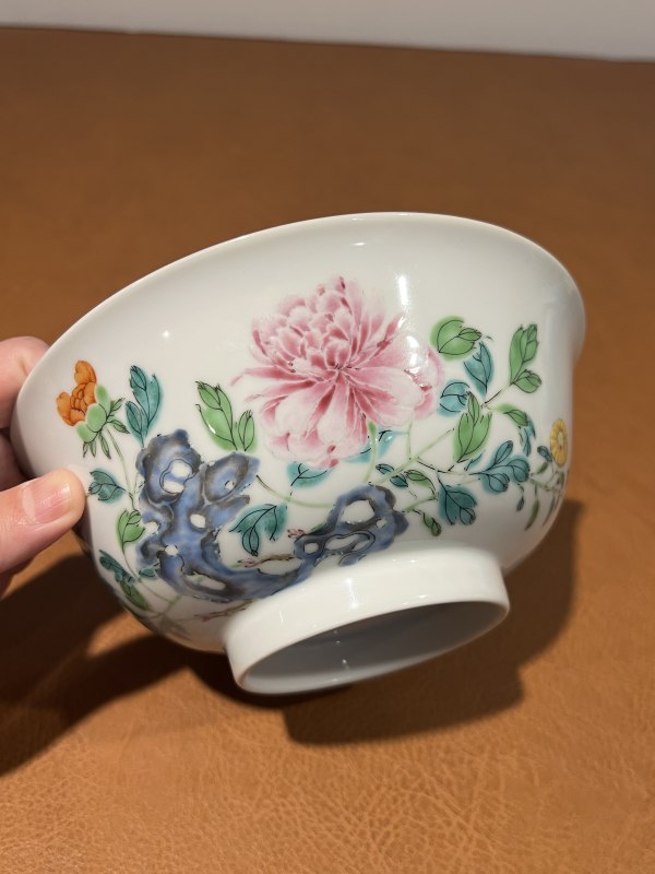 清雍正 粉彩洞石花卉纹碗 - 图6