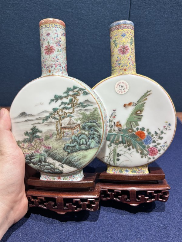 民国 粉彩山水花鸟双联瓶 - 图2