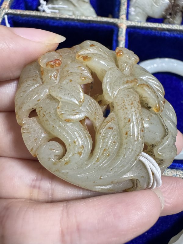 明 沁玉镂雕凌霄花带饰 - 图7