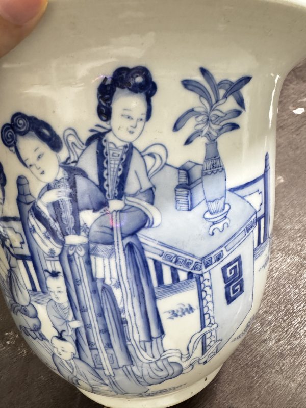 清 青花仕女纹花盆 - 图4