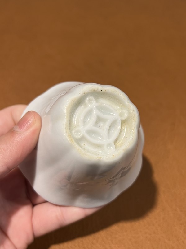 十七世纪 德化暗刻梅花杯 - 图8