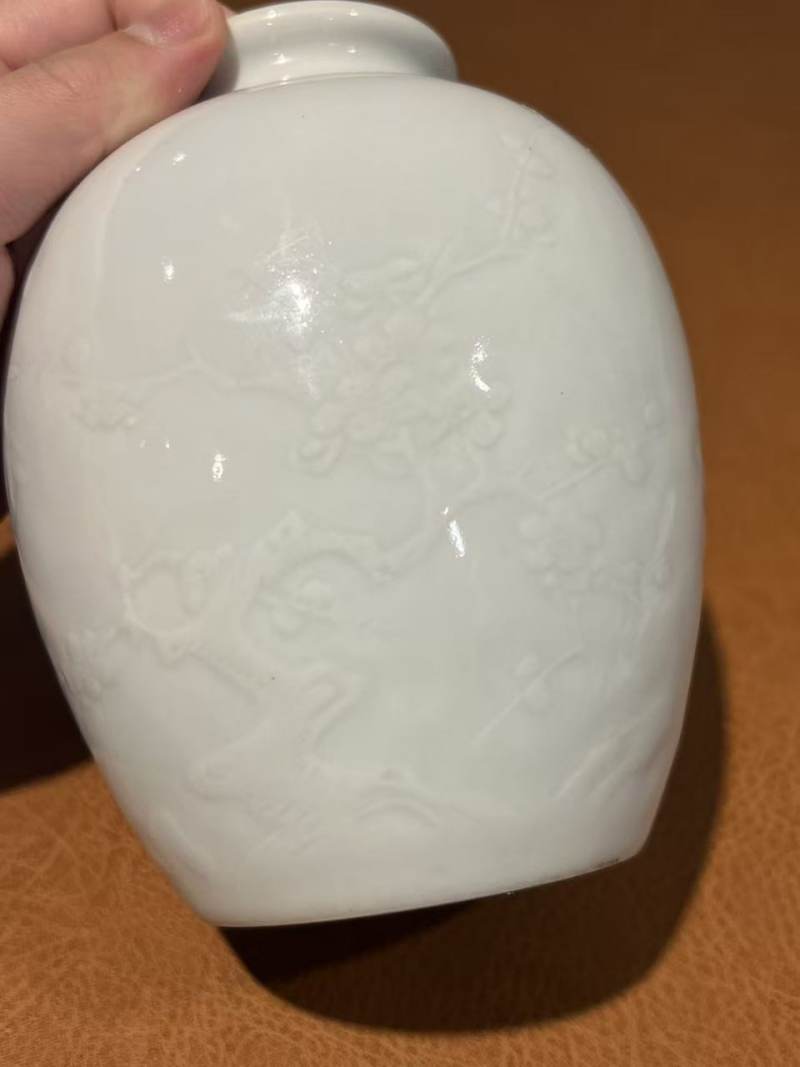 清雍正 白釉划花松竹梅纹太白罐 - 图8