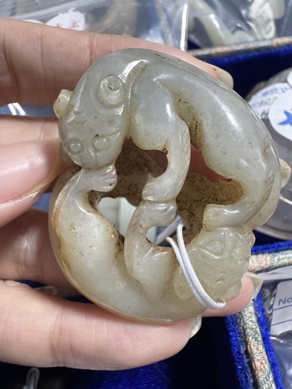 清 玉双獾、玉螭龙纹坠 - 图3