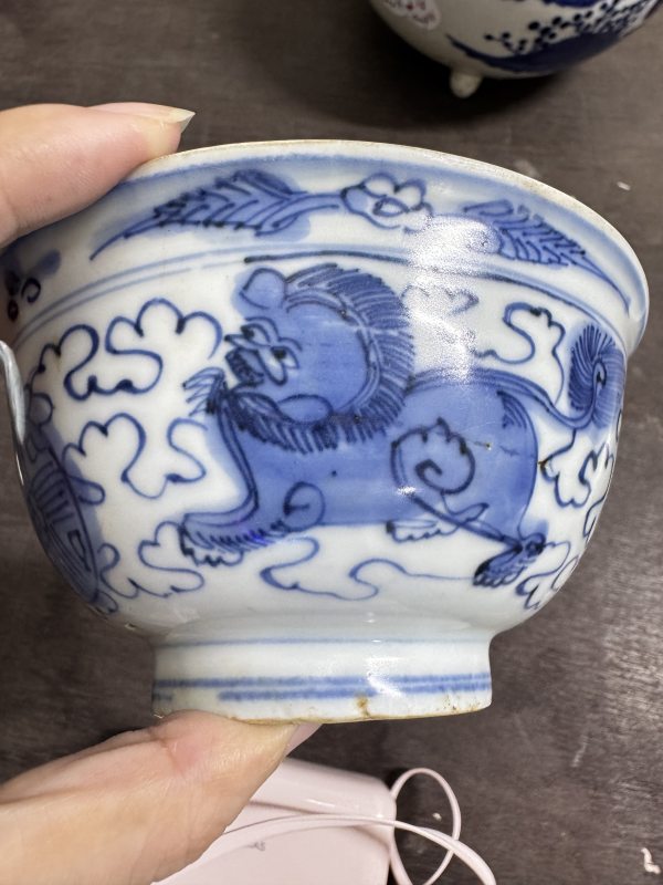 清 青花狮子绣球纹碗一对 - 图6