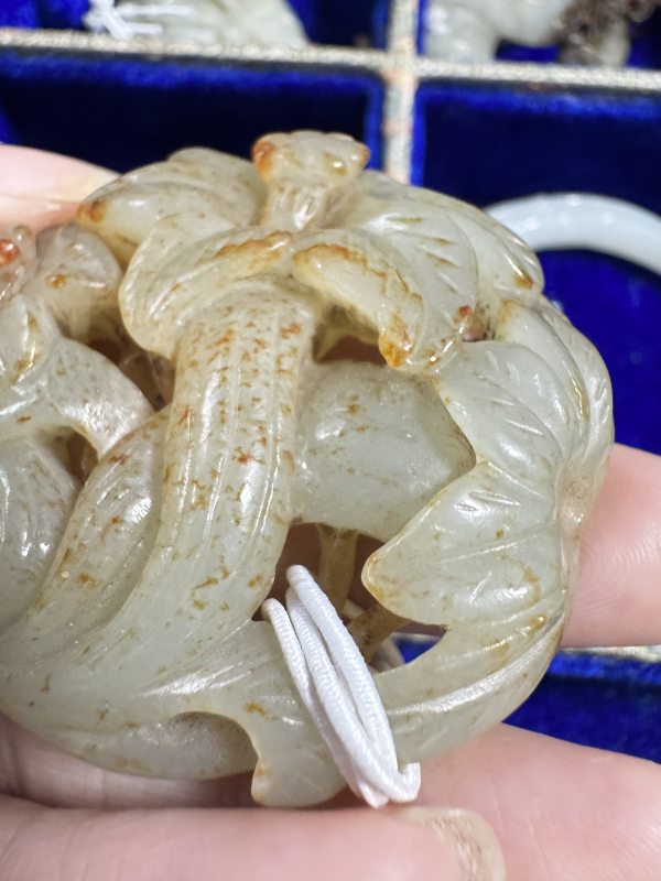 明 沁玉镂雕凌霄花带饰 - 图8