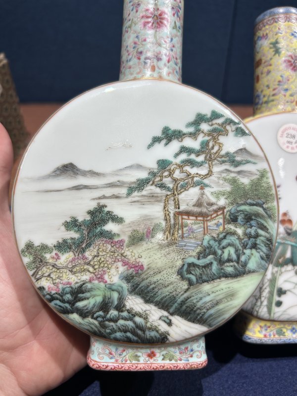 民国 粉彩山水花鸟双联瓶 - 图4