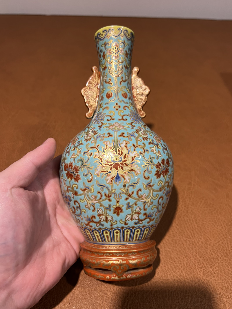 清嘉庆 御制松石绿地洋彩描金缠枝花卉纹壁瓶 - 图3