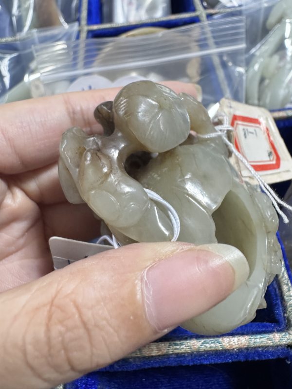 清 玉雕莲荷纹水呈 - 图10