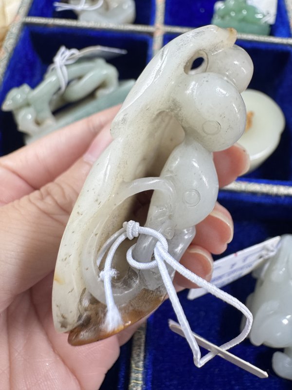 清 玉带皮松鼠葡萄 - 图8