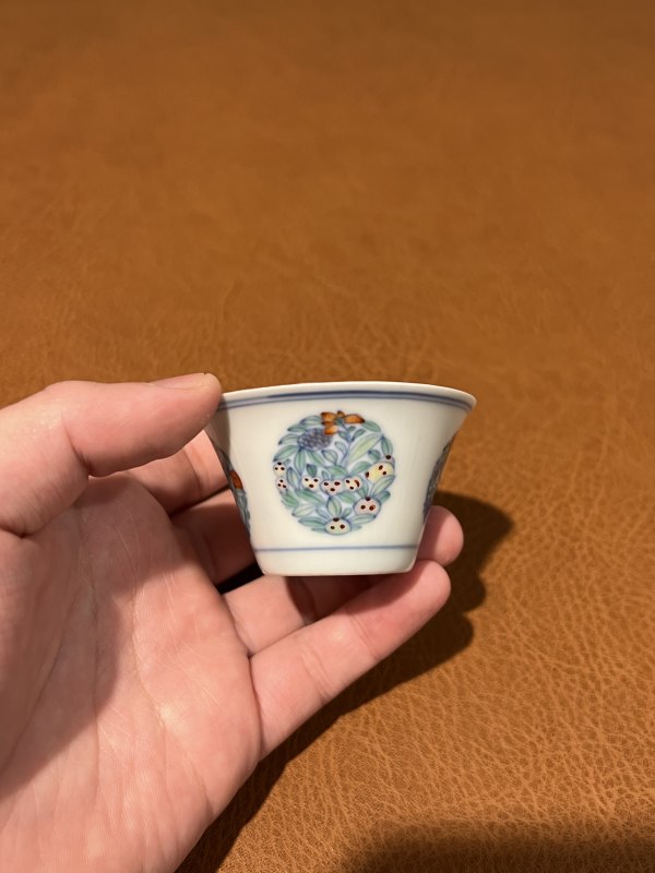 清雍正 斗彩团花纹马蹄杯 - 图5
