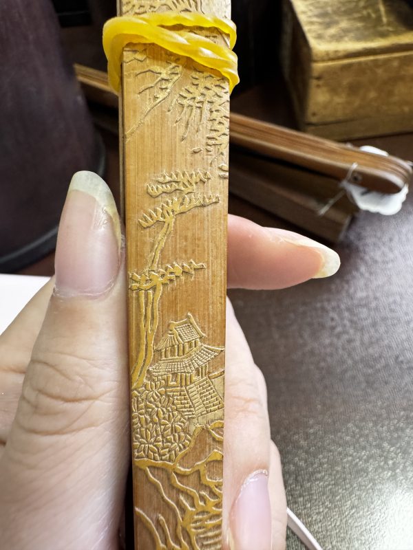 清 竹刻平湖秋月扇骨、花卉纹扇骨 - 图11