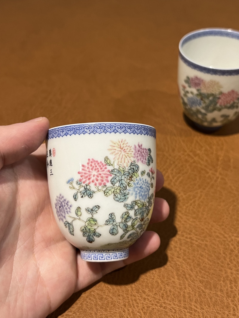 民国 珐琅彩花卉纹杯（一对） - 图11