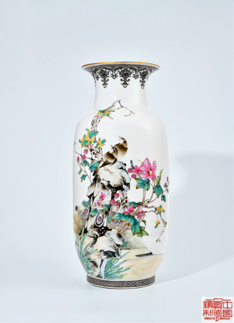 1960年作 黄金山粉彩花鸟图冬瓜瓶