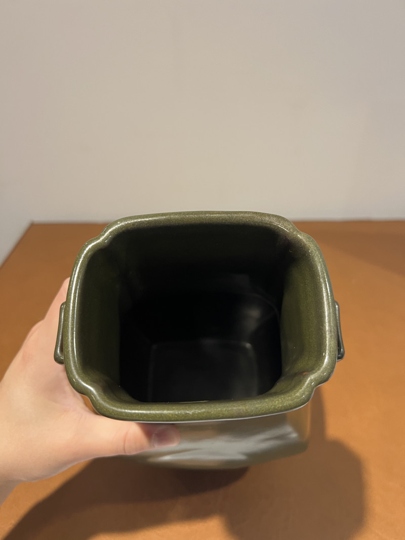 清乾隆 茶叶末釉贯耳瓶 - 图6