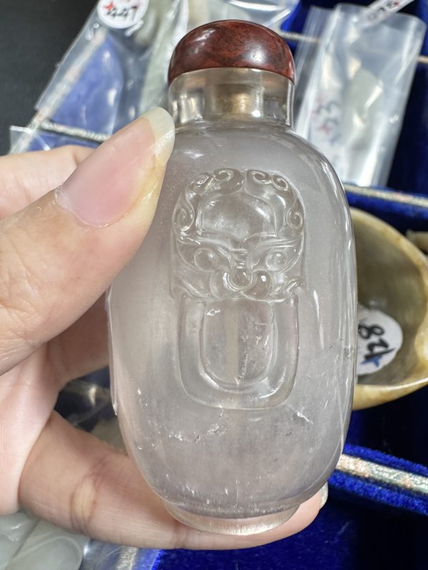 清 水晶双辅首耳烟壶 - 图5