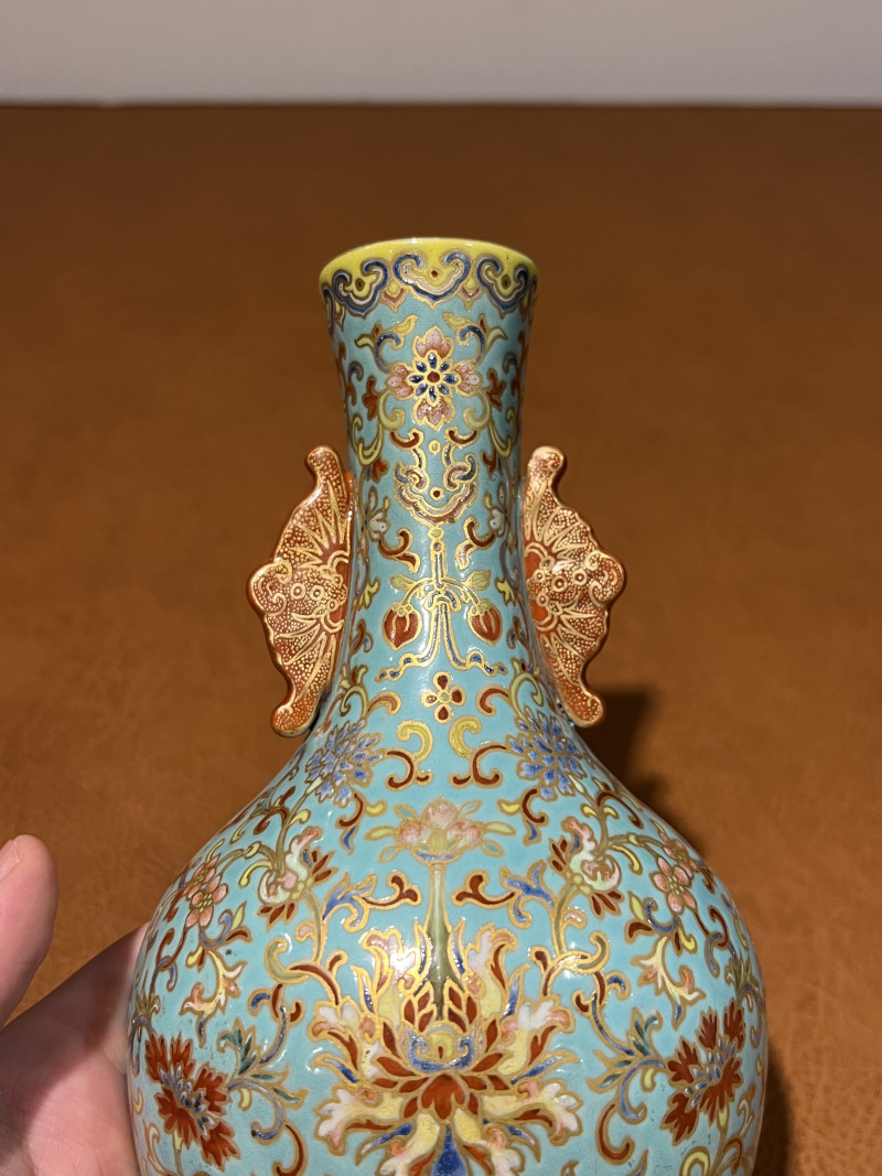 清嘉庆 御制松石绿地洋彩描金缠枝花卉纹壁瓶 - 图5