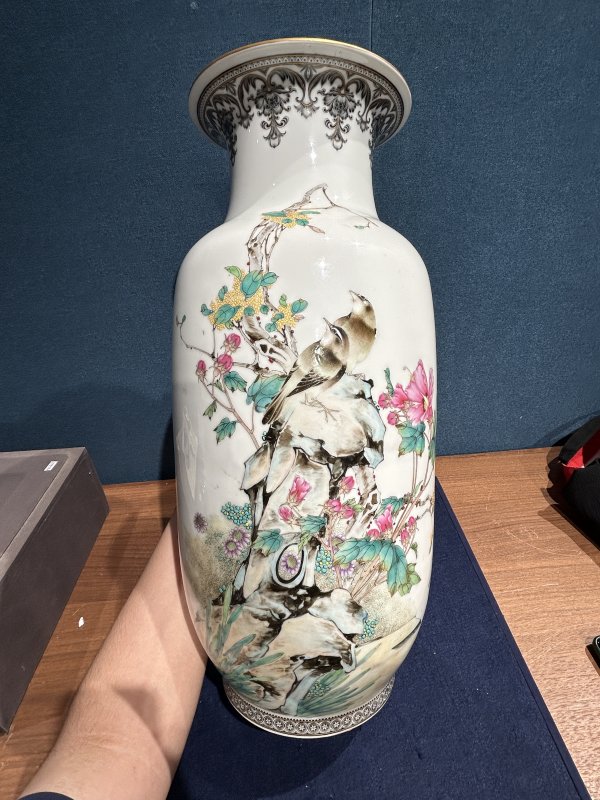 1960年作 黄金山粉彩花鸟图冬瓜瓶 - 图2