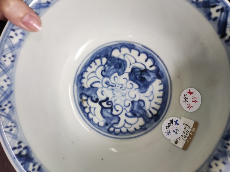明 青花菊花纹折沿碗 - 图3